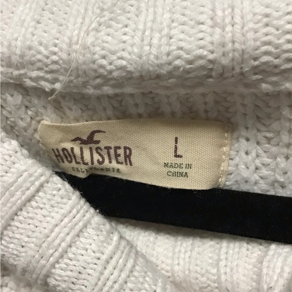 Hollister sweater - Picture 2 of 4